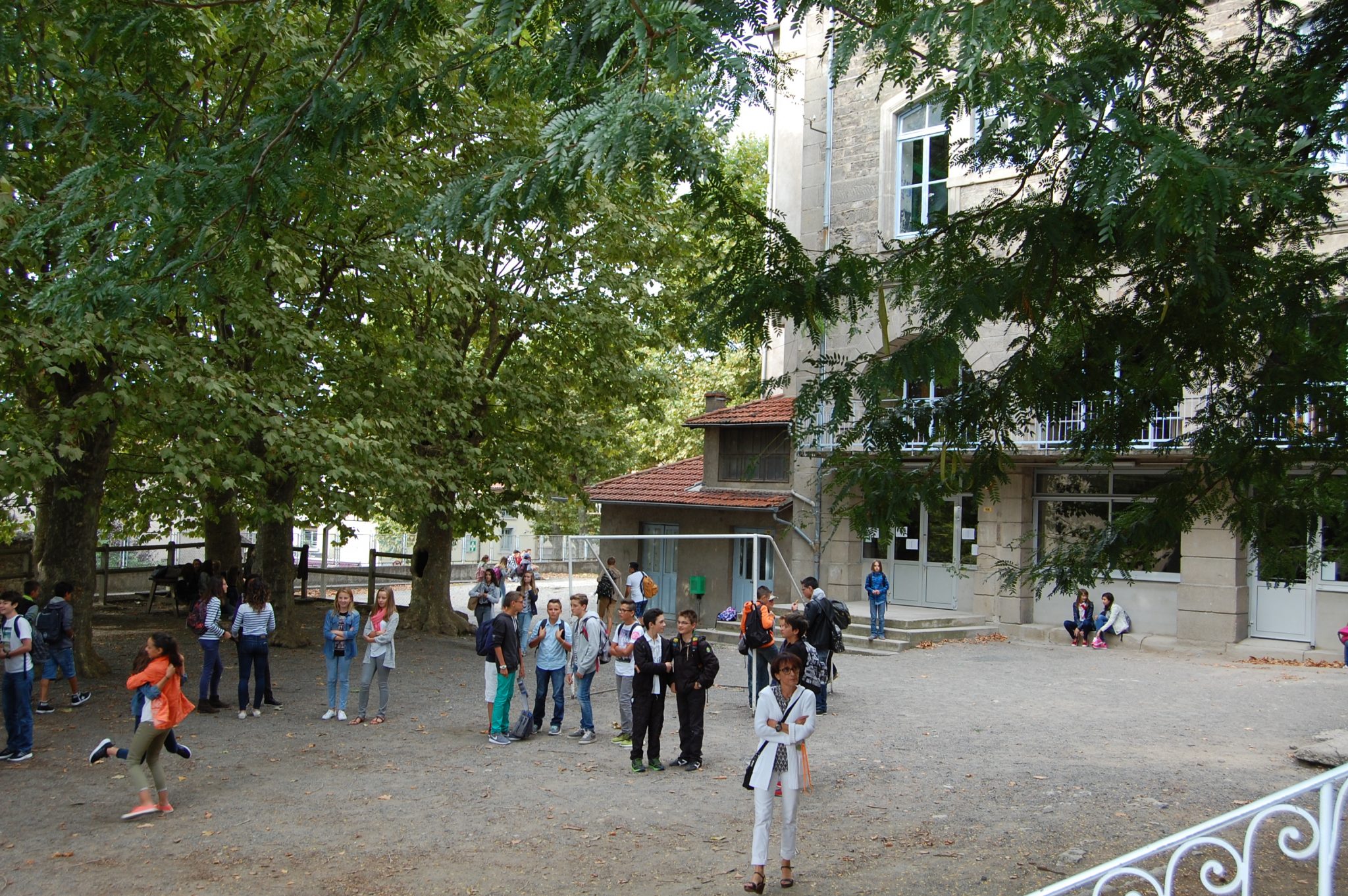 Collège Victor de Laprade Ensemble scolaire catholique Saint Aubrin à